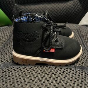 Toddler boy’s black boots
